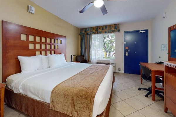 Rodeway Inn & Suites Fort Lauderdale Airport & Cruise Port image 19